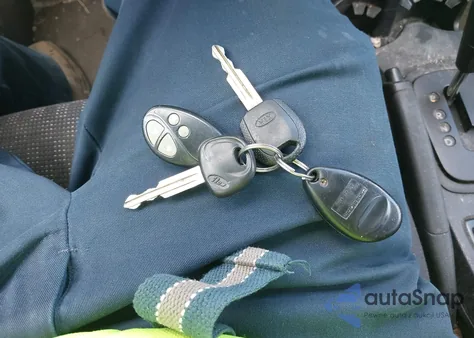 2008 Kia Sportage Lx z USA, uszkodzony, nr VIN KNDJF724X87517871